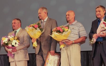 Торжественное награждение строителей Торжественное награждение строителей